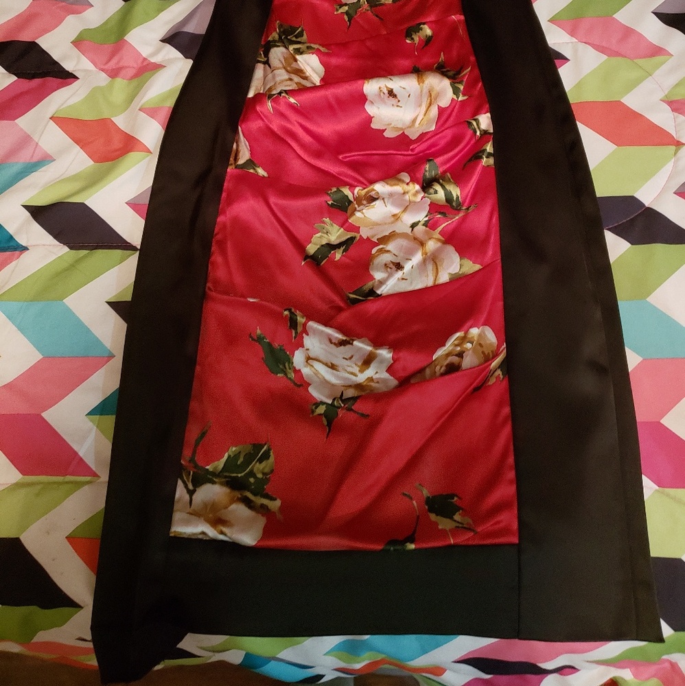 Dress - Picture 2 of 2